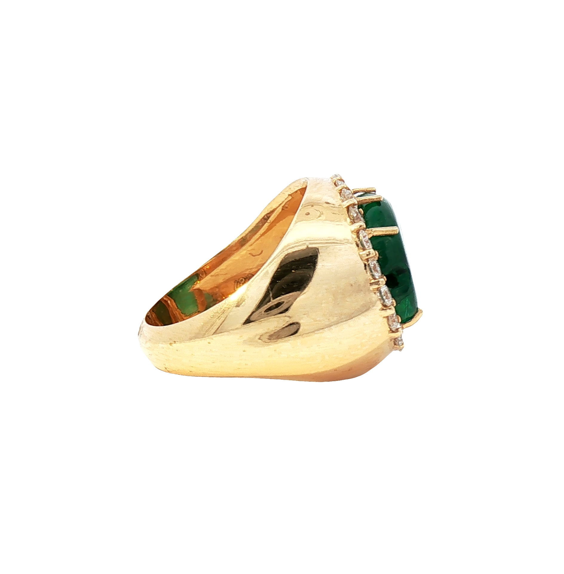 Natural 6.87-carat oval/cushion emerald cabochon in 18K yellow gold with ~0.91-carat diamond accents; 10.73-gram mounting.