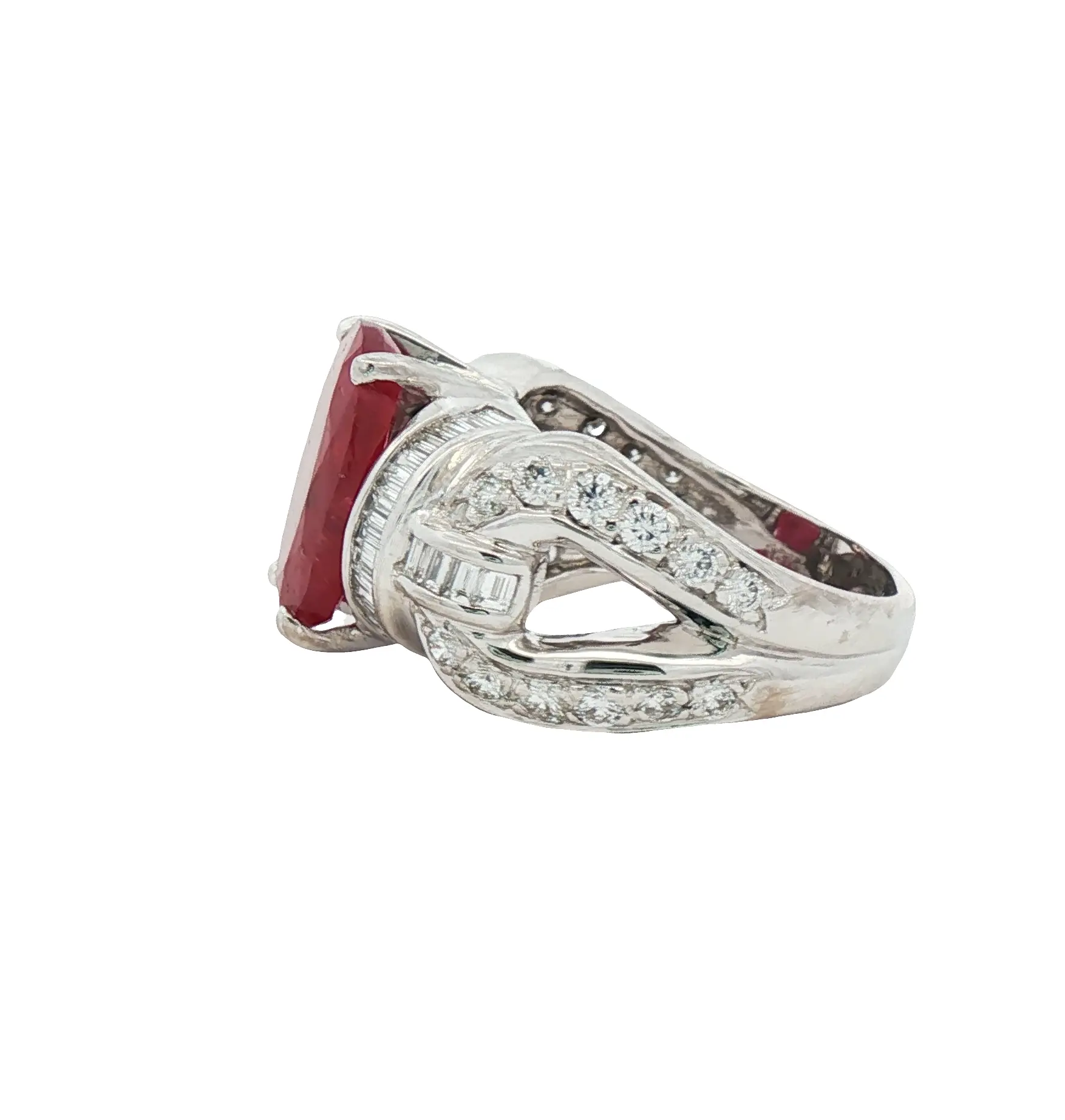 18K white gold ring with 5.02 ct no-heat oval Mozambique ruby and 2.30 ct diamonds, high jewelry luxury design
