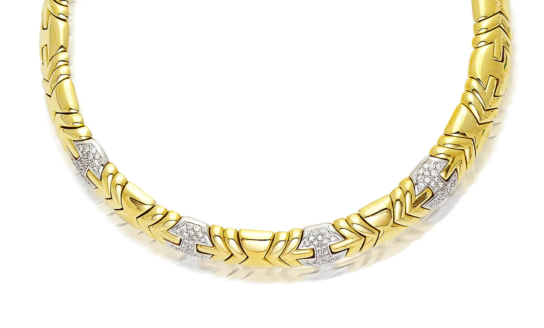 18K yellow-gold geometric collar necklace with four pavé-set round brilliant-cut diamond panels, 14 inches long.